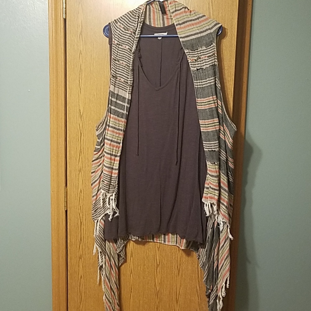 Tee and shrug